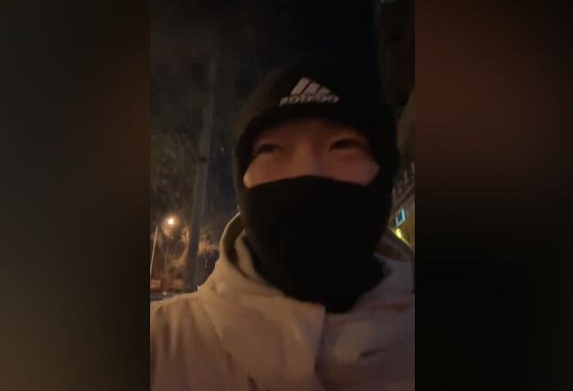 自律典范戴琳冒着零下5度严寒夜跑：