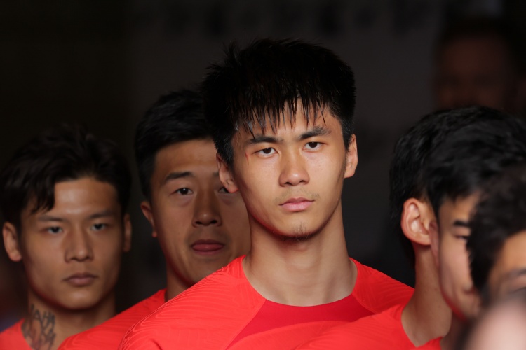 未来在哪吴少聪与伊斯坦布尔合同明夏到期，本赛季外租出场15次