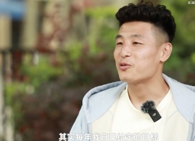 武磊：每赛季给自己定的目标是进10球，詹俊错愕：这太少了吧