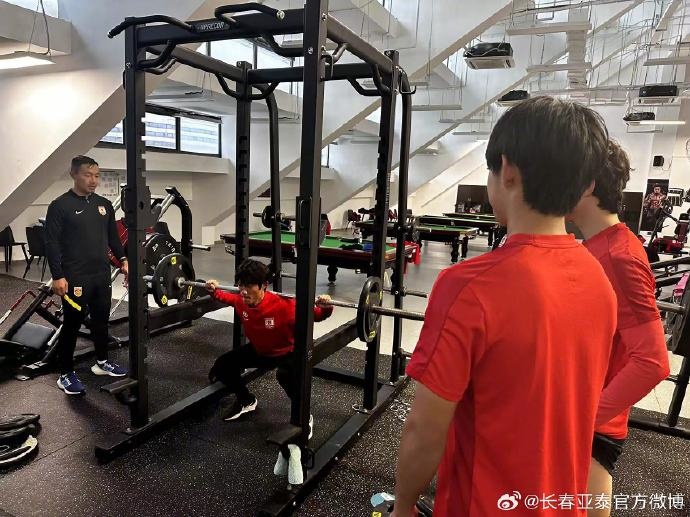 【海口冬训】一天两练长春亚泰U21队强化体能储备