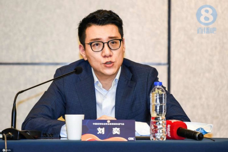 足协人士谈免去刘奕职务：属于正常的人事变动，以官方消息为准