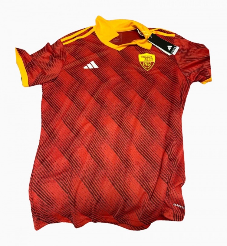 罗马发布特别款球衣，将在4月6号首都德比中亮相
