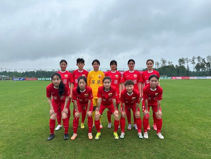 中国女足乙级联赛小组赛，同济海港女足1比0战胜沧州雄狮女足