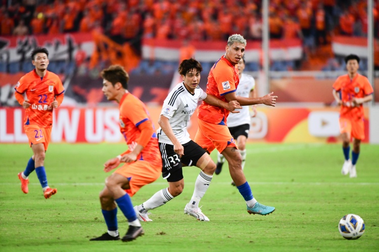 山东泰山vs横滨水手历史交手：泰山2胜2负，本赛季小组赛曾遭双杀