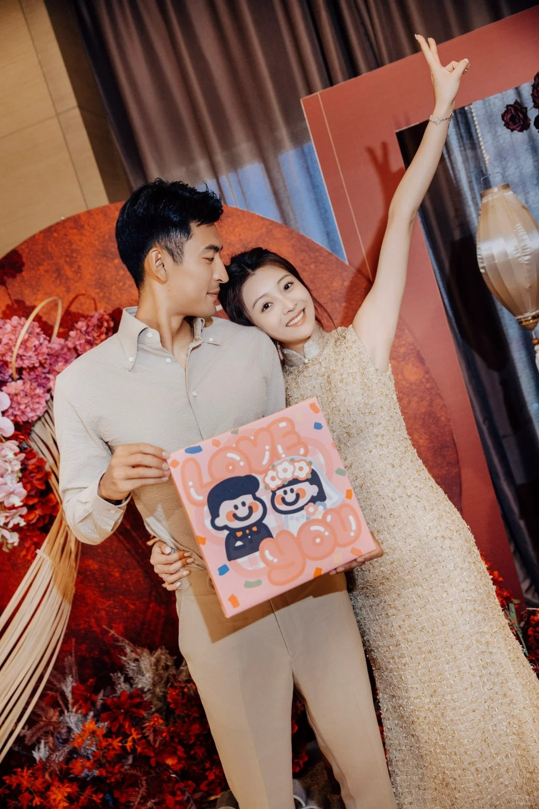 恭喜国安球员王子铭与妻子在青岛订婚