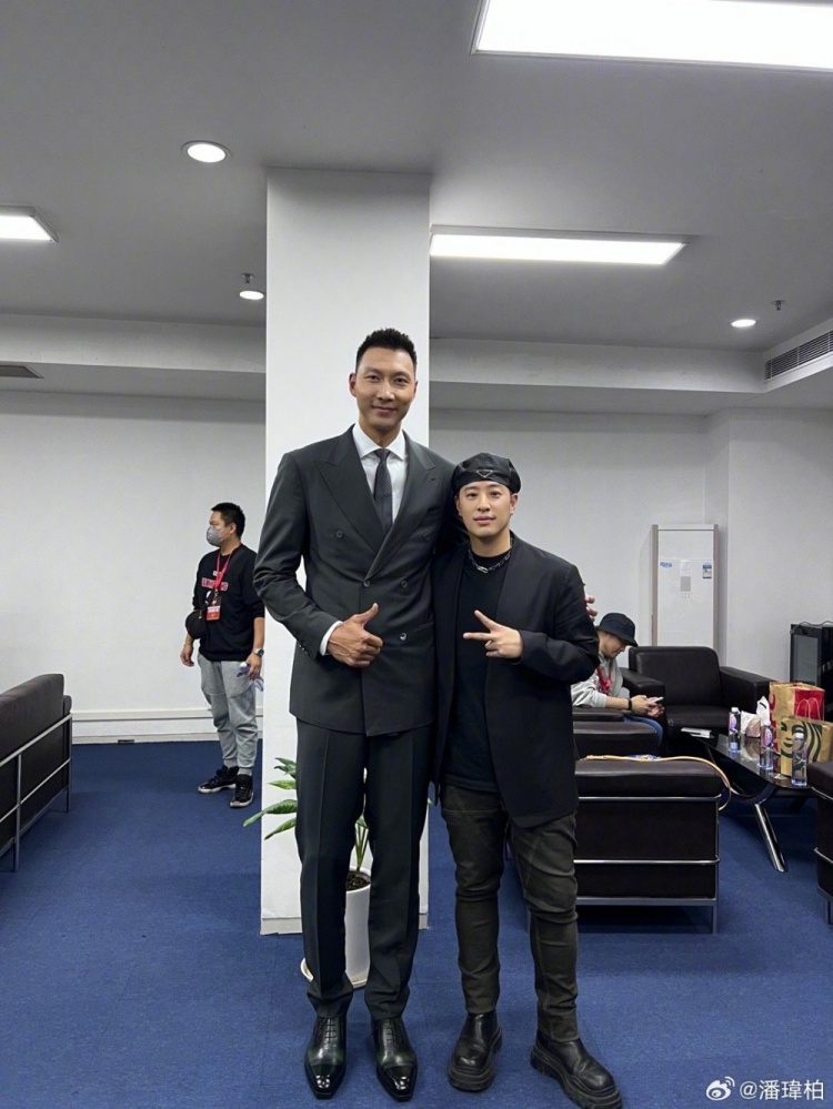 潘玮柏致阿联：兄弟谢谢你带来那么多精彩回忆永远是我们的MVP