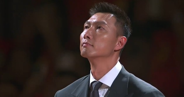 广东男篮晒易建联球衣升空视频：9号球衣说不出再见！
