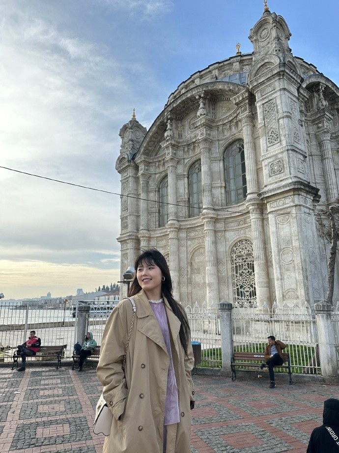 优雅！李月汝晒美照：小闲即欢小清即静