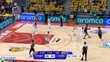 冲击力十足！胡明轩连续上篮得手打停辽宁