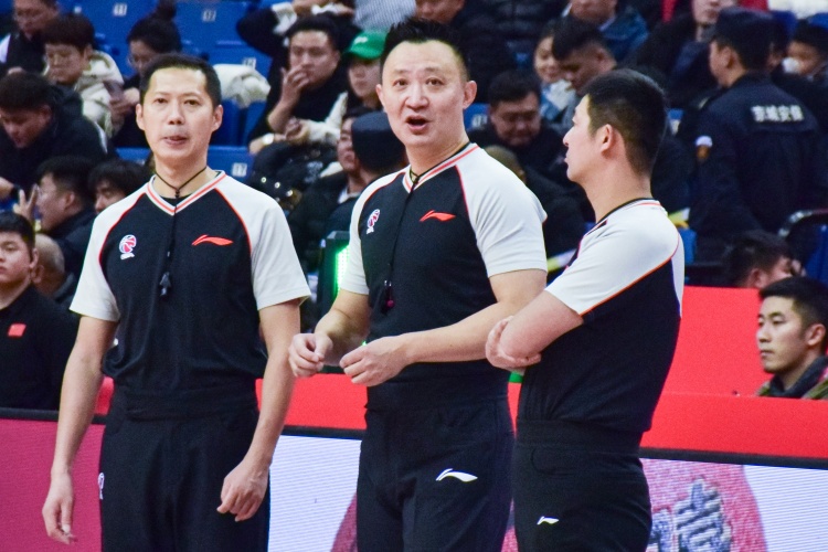 国际篮联秘书长：中国本土裁判成长需要高水平交流
