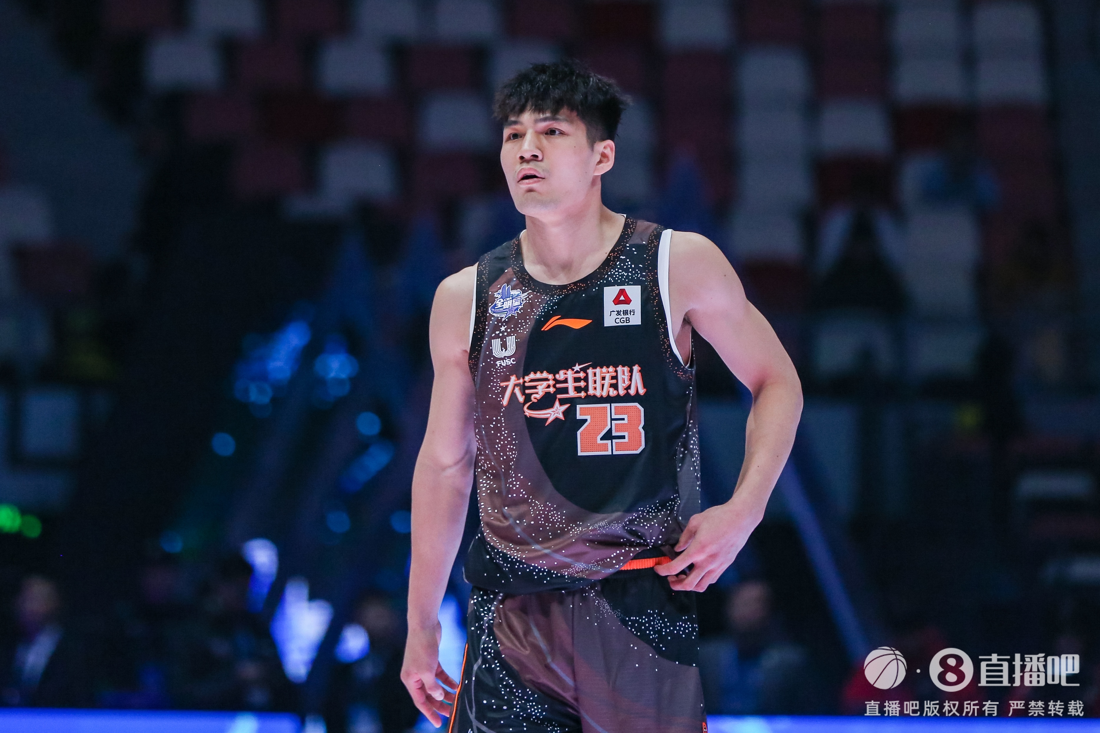 陈国豪：三节结束后落后13分我们靠团结逆转赛前没想过能拿MVP